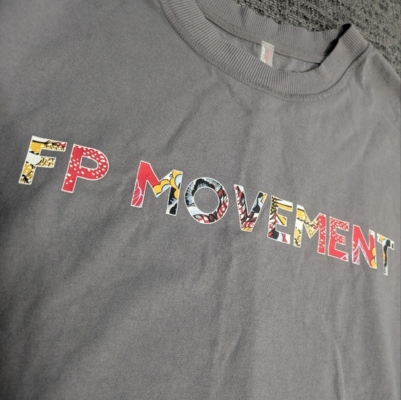 Women's Gray Top - Picture 9 of 12